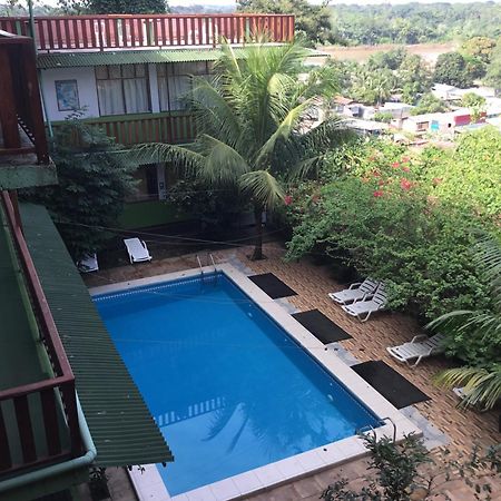 Tambopata Hostel Пуэрто-Мальдонадо Экстерьер фото