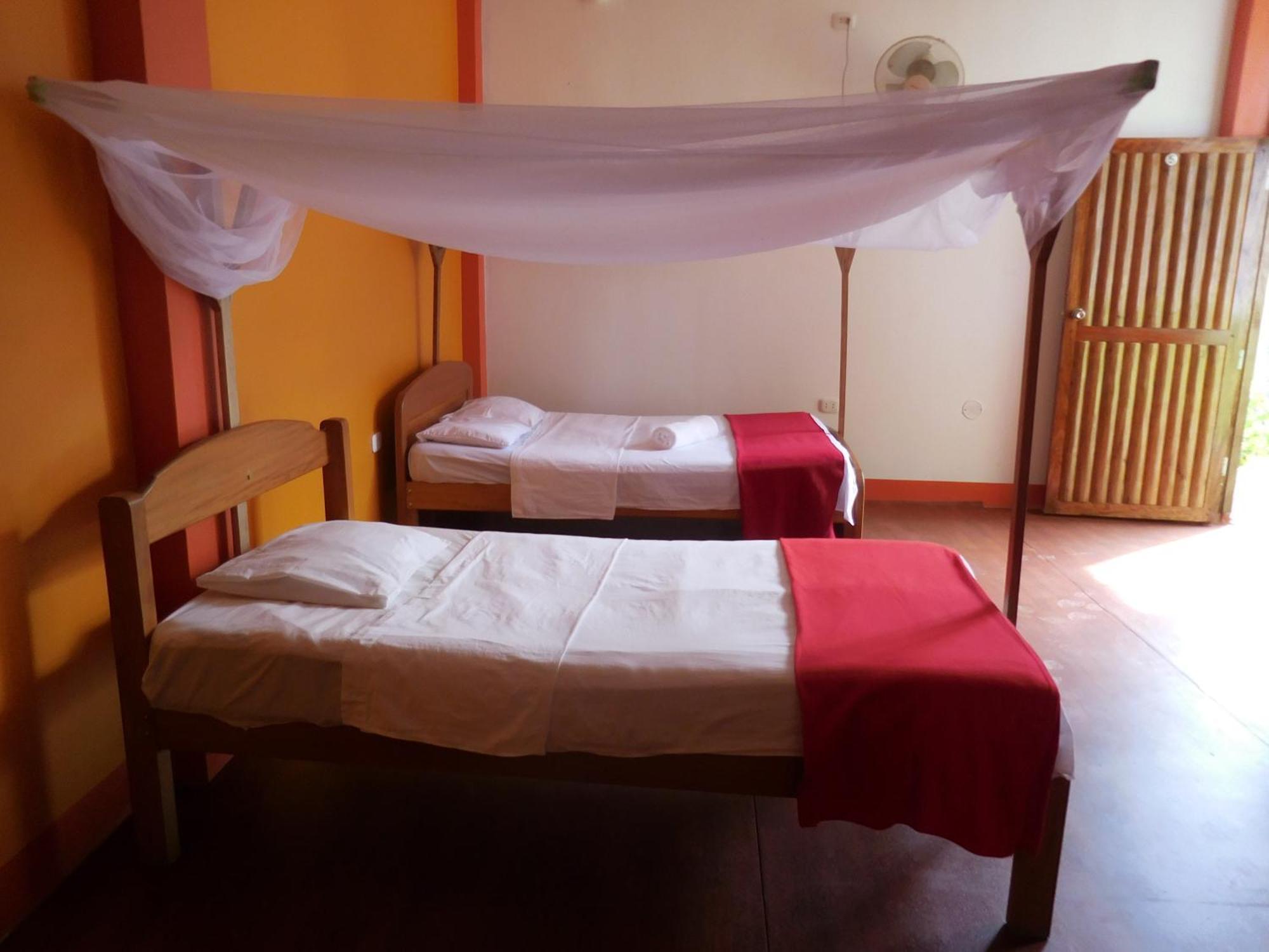 Tambopata Hostel Пуэрто-Мальдонадо Экстерьер фото