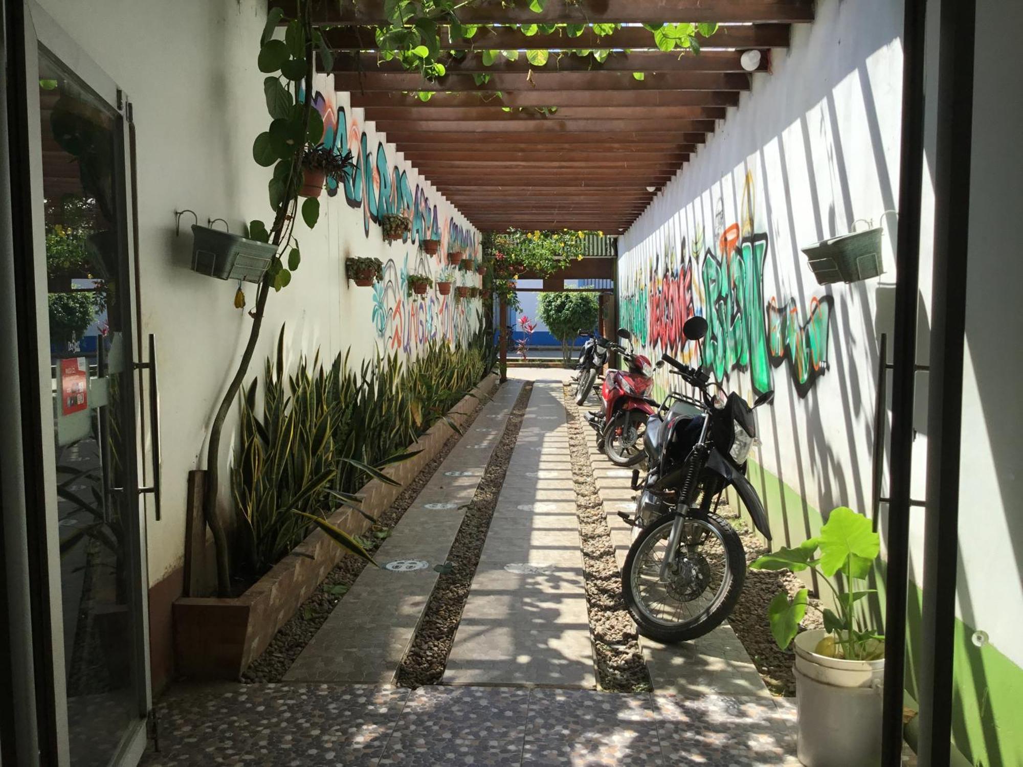 Tambopata Hostel Пуэрто-Мальдонадо Экстерьер фото